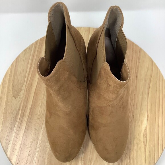 Wild Diva Brown Faux Suede Block Heel Ankle Boots Women's 7.5 - Picture 2 of 11